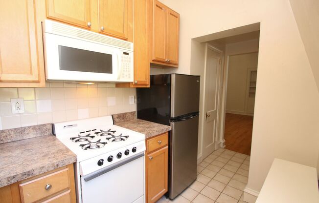 Studio, 1 bath, $1,400, Unit #18