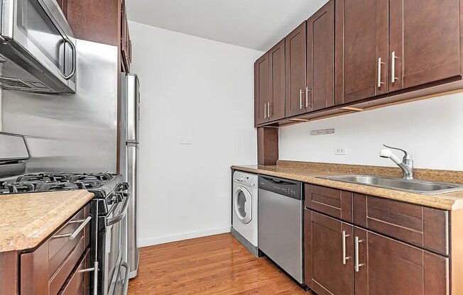 479 4 AVE