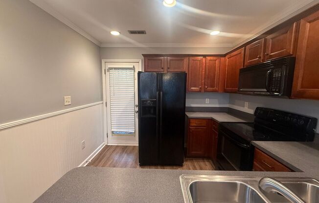 End-Unit Townhome Near Lake Wylie Shopping & Dining
