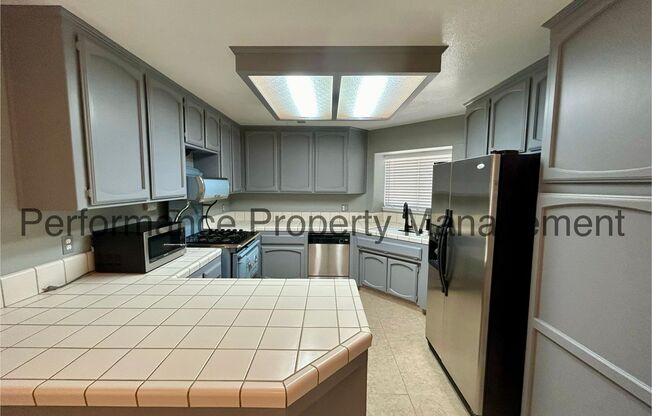 3 beds, 2 baths, $2,500