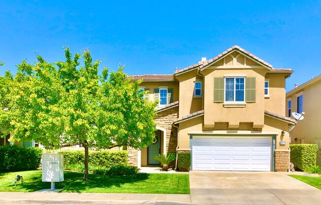 Beautiful Home in the Wonderful Lake Rancho Viejo HOA Community of Fallbrook!