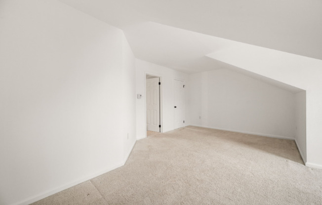 302 PINEBOOKE CIR