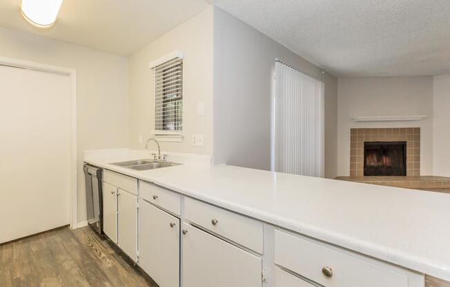 2 beds, 1 bath, 954 sqft, $1,710