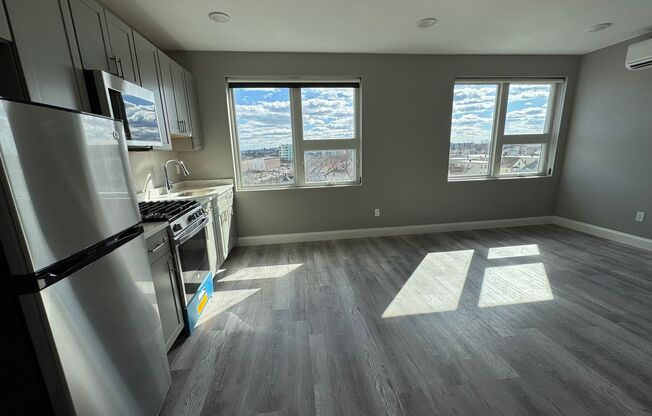 2 beds, 1 bath, 651 sqft, $2,700, Unit 511