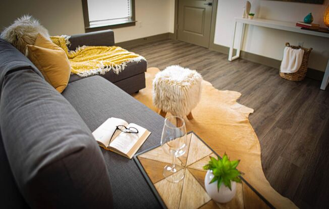 1 bed, 1 bath, 667 sqft, $1,775, Unit 9