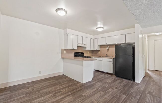 2 beds, 1.5 baths, 1,050 sqft, $1,185, Unit 79