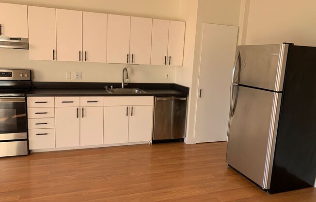 1 bed, 1 bath, 631 sqft, $2,445, Unit 1023-404