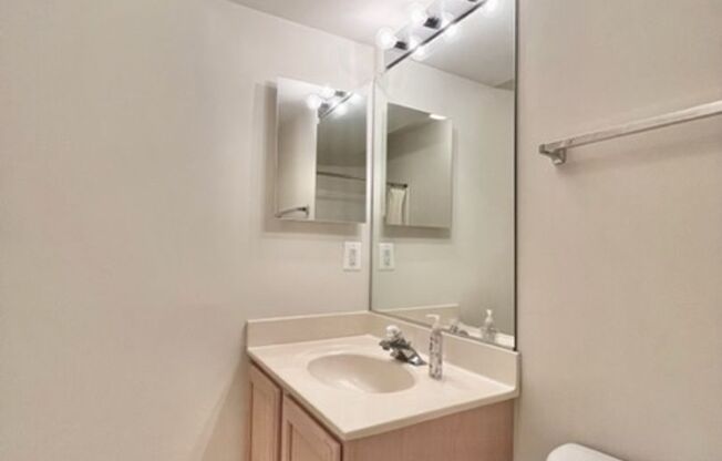 2 beds, 2 baths, $2,300