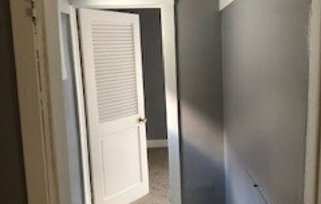 2 beds, 1 bath, $825