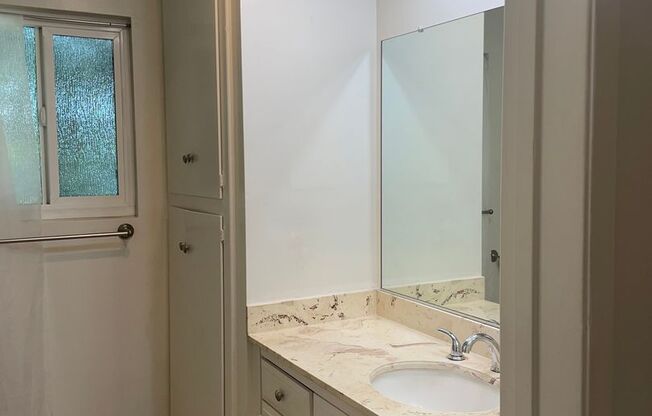 1 bed, 1 bath, $2,100