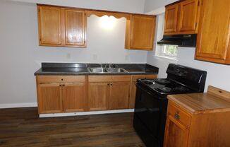 3 beds, 1 bath, $950