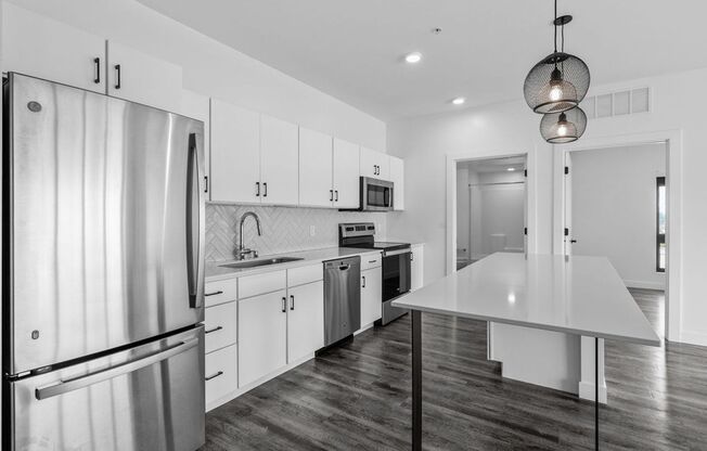 2 beds, 1 bath, 856 sqft, $1,695, Unit 201