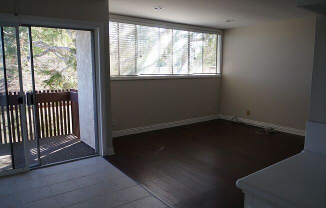 **Beautiful & Spacious 2 Bedroom 2 Bathroom Culver City Condo!!**