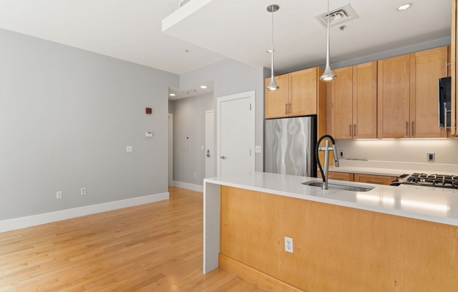 1 bed, 1 bath, 657 sqft, $3,500, Unit L515