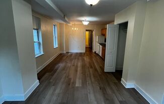 1 bed, 1 bath, 572 sqft, $1,325, Unit Old King Edward 1