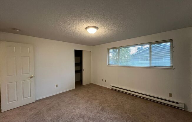 2 beds, 1.5 baths, $1,695, Unit 2215 - 4