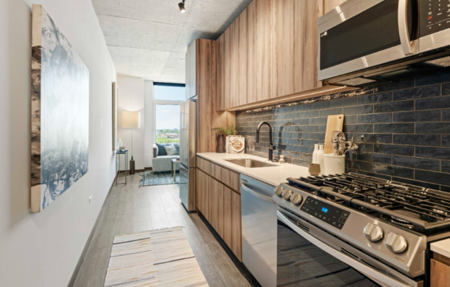 151 N ASHLAND