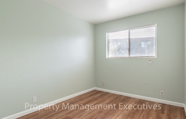 3 beds, 1 bath, $2,800, Unit 3405 Wightman Street