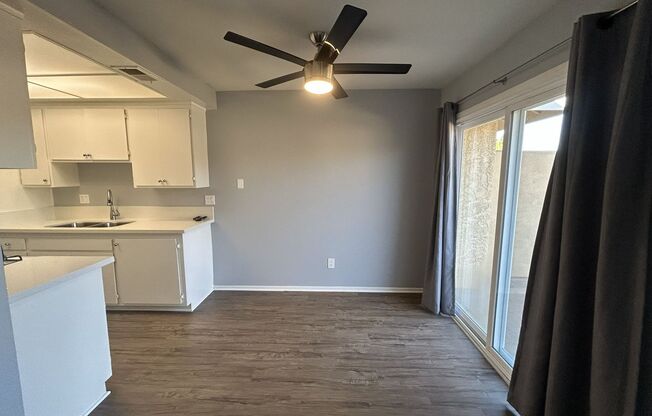 $500 OFF FIRST MONTH'S RENT! Cerritos Villas: Upper 3 Bedroom 1 Bath Condo