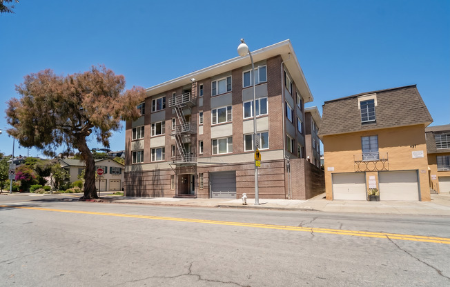 935 Solano Avenue