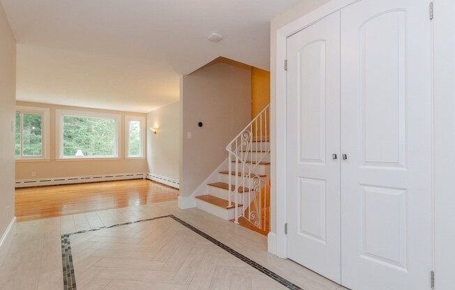 40 LANTERN RD