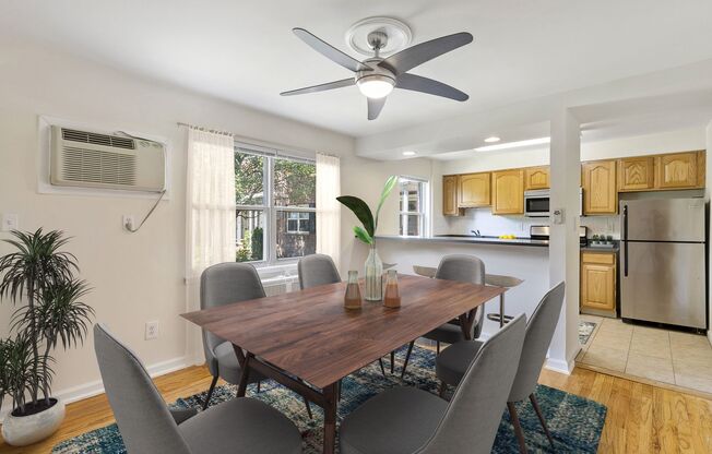 2 beds, 1 bath, 660 sqft, $2,775