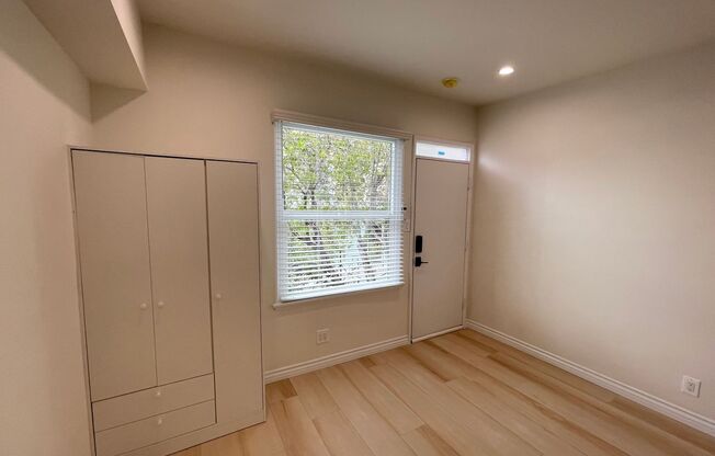 Studio, 1 bath, 230 sqft, $1,550, Unit 0107-66
