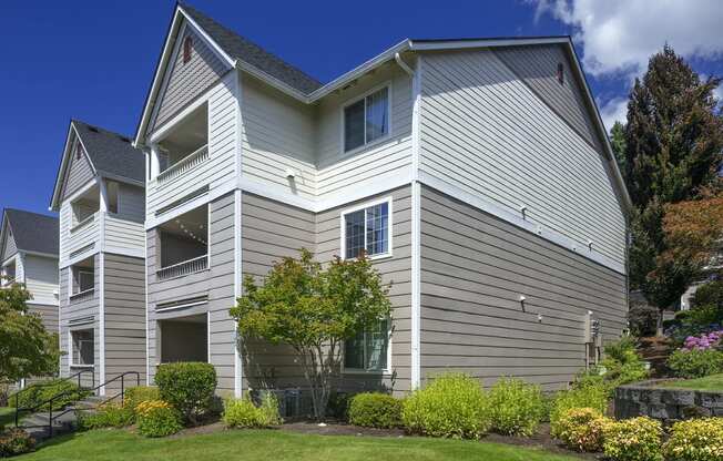 Highland Hills|Exterior