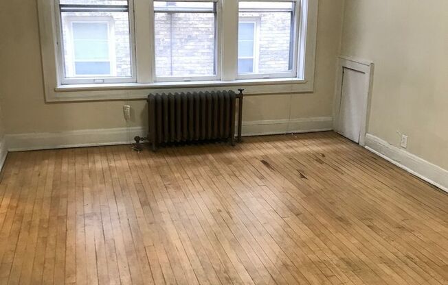 Studio, 1 bath, $895, Unit 15