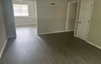 2 beds, 1 bath, $875, Unit 8038