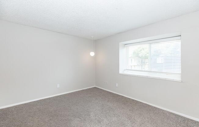 2 beds, 1 bath, 700 sqft, $1,130
