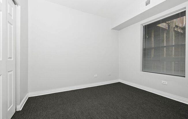 2 beds, 1 bath, 1,000 sqft, $1,495, Unit 4240 - 2W