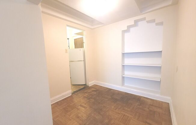 1 bed, 1 bath, $1,075, Unit 307