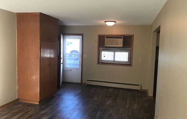 1 bed, 1 bath, 600 sqft, $949, Unit 15