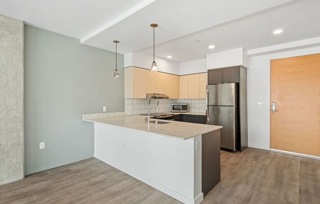 1 bed, 1 bath, 653 sqft, $1,825, Unit 205