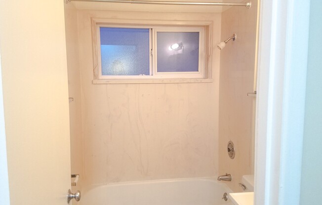 2 beds, 1 bath, 675 sqft, $2,295, Unit 302