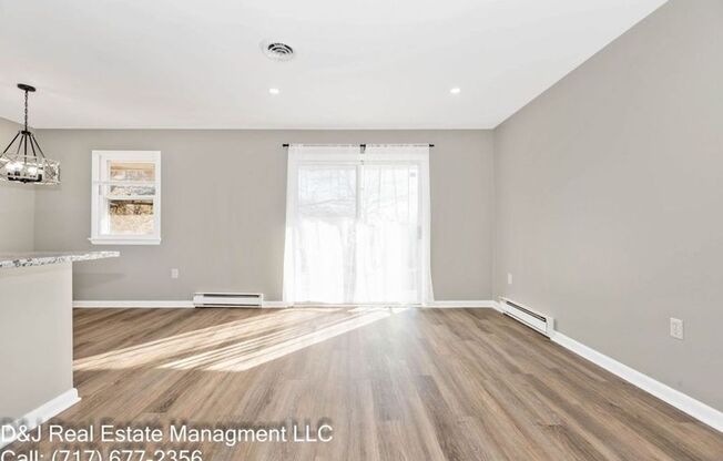2 beds, 1 bath, 900 sqft, $1,695, Unit Apartment 9