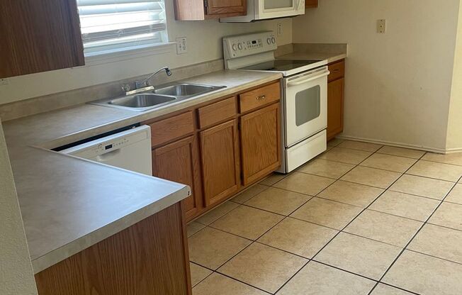 1403 Diamond Bluff