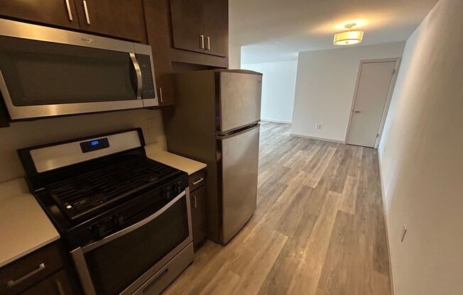 2 beds, 1 bath, $1,395, Unit 122