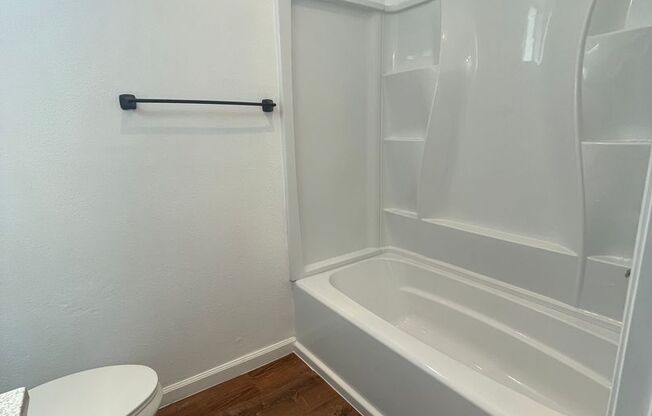 1 bed, 1 bath, 605 sqft, $1,995, Unit 107