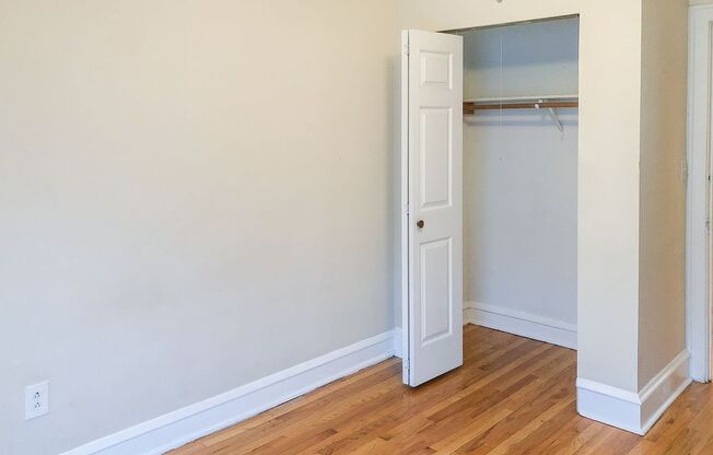 2 beds, 1 bath, 815 sqft, $2,100, Unit 4819-3A