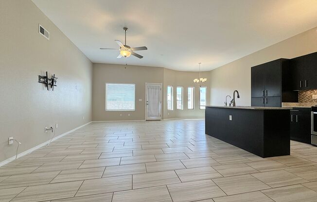 East El Paso 3 bed Refrig A/C
