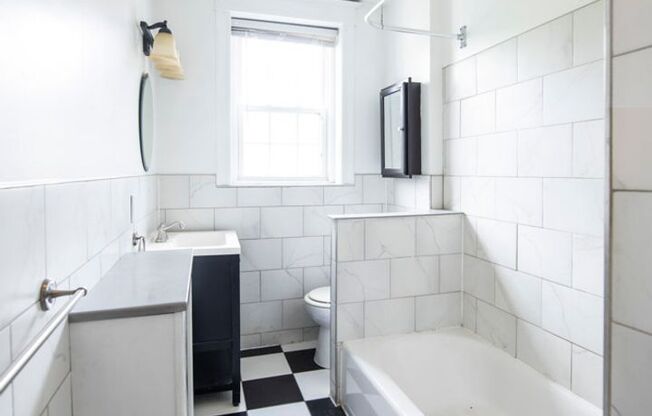 1 bed, 1 bath, 700 sqft, $1,415, Unit 102-B204