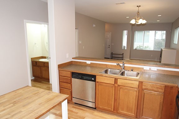 2 beds, 2.5 baths, $1,900, Unit #L 1124