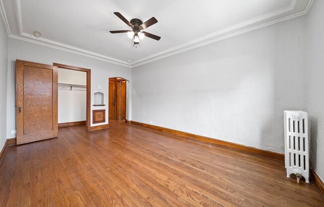 Studio, 1 bath, $1,075, Unit 305