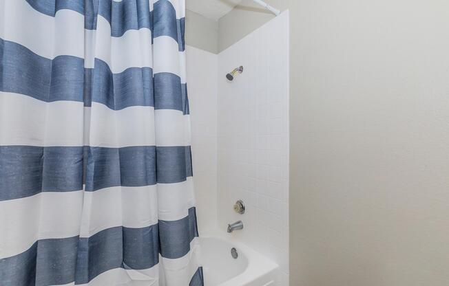 2 beds, 2 baths, 1,000 sqft, $892
