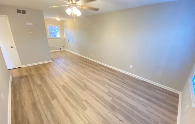1 bed, 1 bath, 615 sqft, $1,050, Unit 801 Oakwood Villa