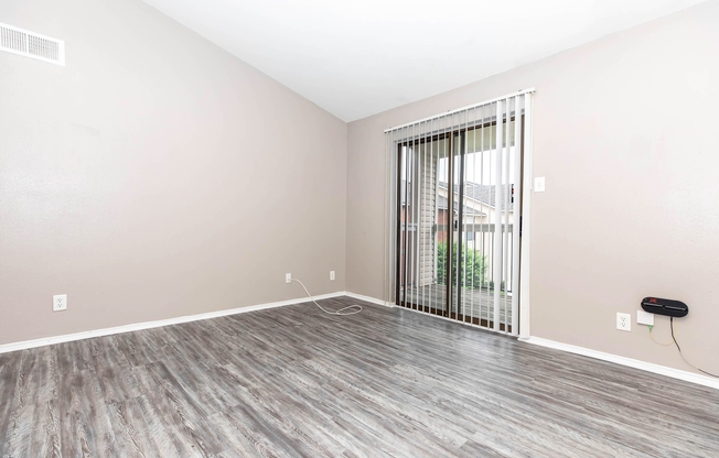 1 bed, 1 bath, 551 sqft, $1,071