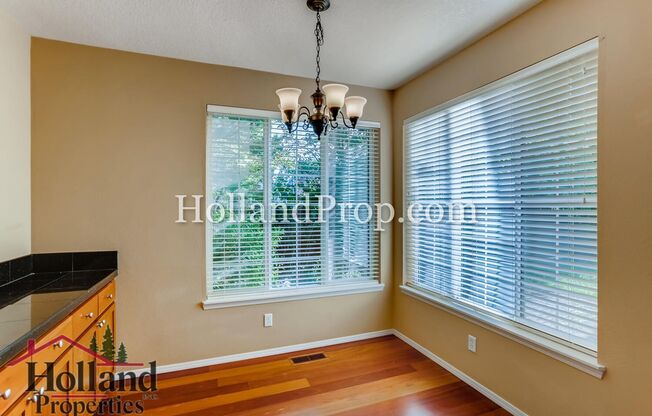 Beautiful 3 Bedroom 2.5 Bathroom Home in Hillsboro!