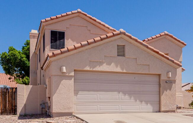 4 BED, 3 BATH CORNER LOT HOME IN GLENDALE!